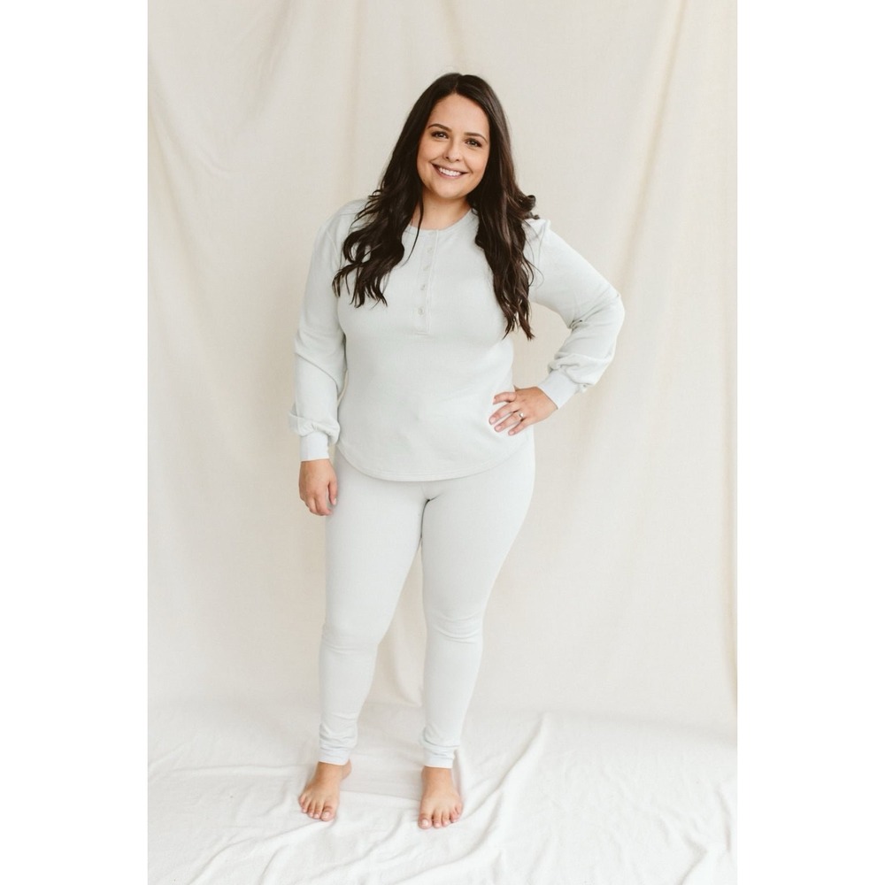 Goumi Women's Waffle Knit Henley And Pant Lounge Set In Stone Size Medium